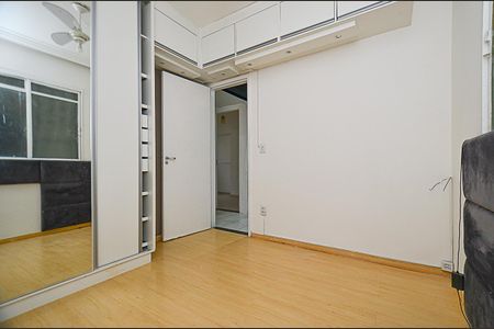 Quarto 1 de apartamento à venda com 3 quartos, 54m² em Sagrada Família, Belo Horizonte
