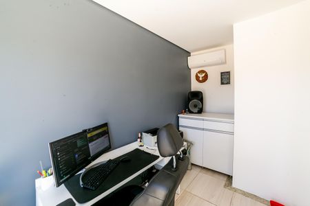 Apartamento à venda com 130m², 3 quartos e 2 vagasEscritório