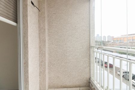 Varanda  de apartamento à venda com 3 quartos, 67m² em Guaiauna, São Paulo