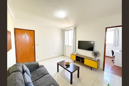 Sala de apartamento para alugar com 2 quartos, 50m² em Floramar, Belo Horizonte