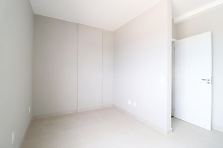 Sala de apartamento para alugar com 2 quartos, 59m² em Brasil, Uberlândia