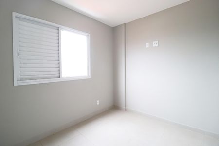 Quarto 1 - Suíte de apartamento para alugar com 2 quartos, 59m² em Brasil, Uberlândia