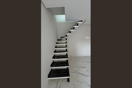 Apartamento para alugar com 78m², 2 quartos e 1 vagaEscada