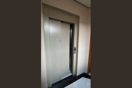 Apartamento para alugar com 52m², 2 quartos e 1 vagaElevador