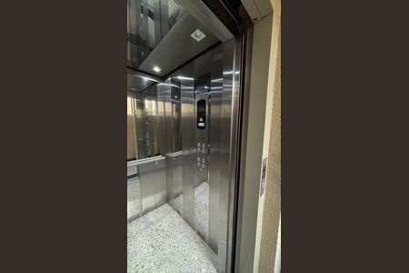 Apartamento para alugar com 52m², 2 quartos e 1 vagaElevador
