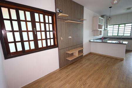 Sala 2 de casa para alugar com 2 quartos, 179m² em Setor Tres Marias, Goiânia