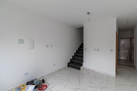 Sala de casa de condomínio à venda com 2 quartos, 90m² em Vila Granada, São Paulo