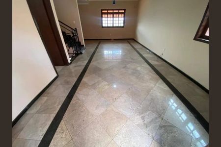 Sala de casa à venda com 4 quartos, 152m² em Tirol, Contagem