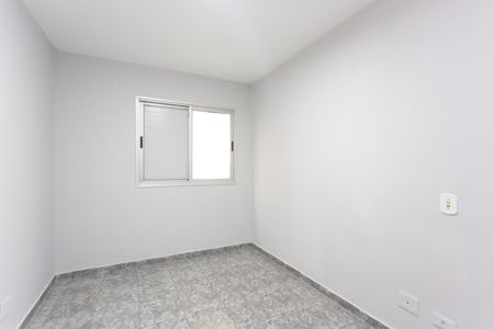Quarto 1  de apartamento para alugar com 2 quartos, 48m² em Vila Carmosina, São Paulo