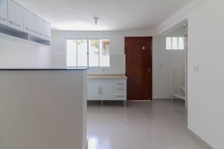 Sala e Cozinha de casa para alugar com 2 quartos, 70m² em Rio Pequeno, São Paulo
