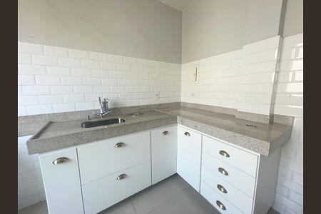 Cozinha de apartamento à venda com 2 quartos, 52m² em Santa Monica, Belo Horizonte