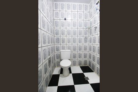 Banheiro de casa para alugar com 1 quarto, 90m² em Jardim Vitoria, Taboão da Serra