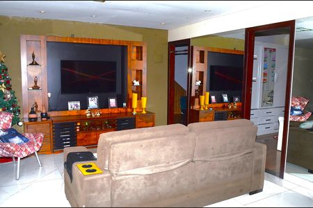 Detalhe Sala de casa à venda com 3 quartos, 200m² em Dom Silvério, Belo Horizonte