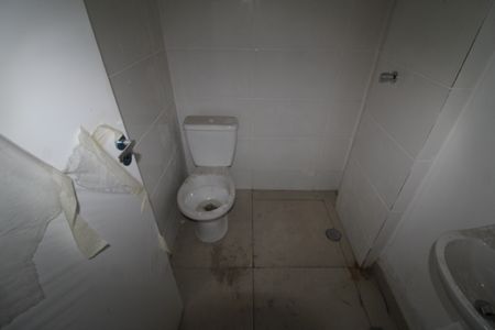 Banheiro de kitnet/studio à venda com 1 quarto, 33m² em Vila Mariza Mazzei, São Paulo