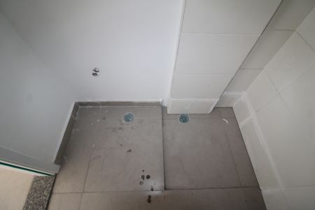 Banheiro de apartamento à venda com 1 quarto, 33m² em Vila Mariza Mazzei, São Paulo