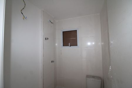 Banheiro de apartamento à venda com 1 quarto, 33m² em Vila Mariza Mazzei, São Paulo