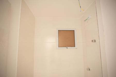 BANHEIRO de kitnet/studio à venda com 1 quarto, 33m² em Vila Mariza Mazzei, São Paulo