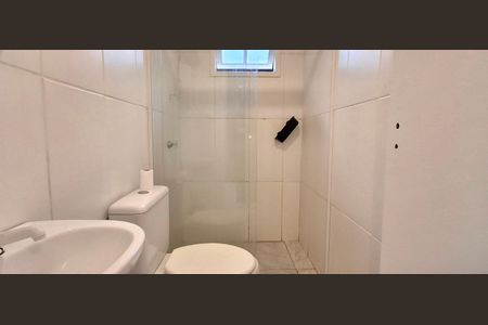 Banheiro  de casa para alugar com 2 quartos, 42m² em Campeche Central, Florianópolis