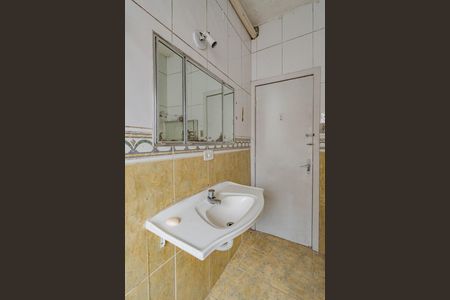 Banheiro de kitnet/studio para alugar com 1 quarto, 16m² em Aclimação, São Paulo