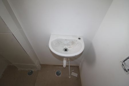 Banheiro de apartamento à venda com 1 quarto, 33m² em Vila Mariza Mazzei, São Paulo