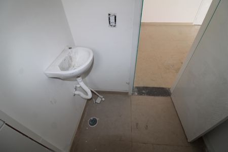 Banheiro de apartamento à venda com 1 quarto, 33m² em Vila Mariza Mazzei, São Paulo