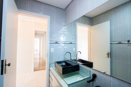 Apartamento à venda com 90m², 3 quartos e 2 vagasBanheiro do quarto 1