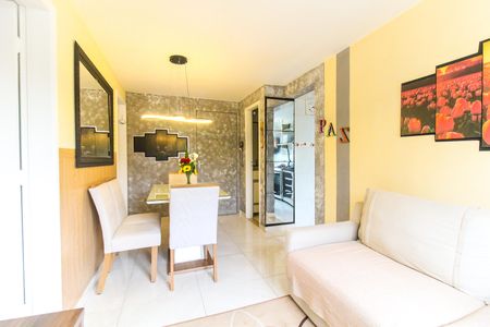 Sala de apartamento à venda com 2 quartos, 40m² em Vila Carmosina, São Paulo