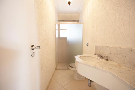 banheiro de apartamento para alugar com 3 quartos, 160m² em Jardim Paulista, São Paulo