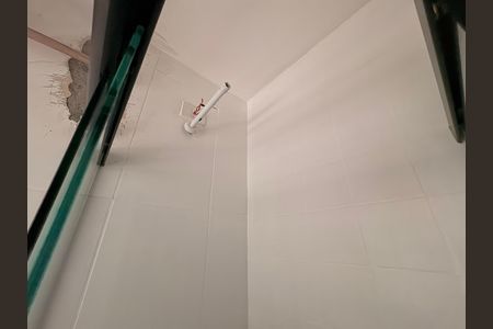 Banheiro de kitnet/studio para alugar com 1 quarto, 22m² em Parque das Nações, Santo André