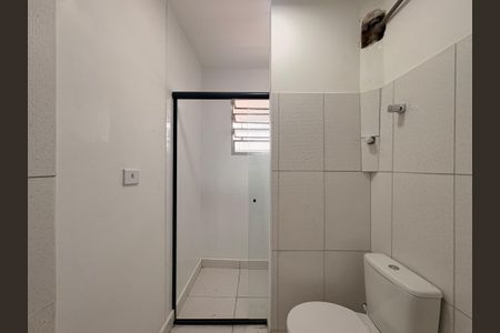 Banheiro/ lavanderia  de kitnet/studio para alugar com 1 quarto, 17m² em Parque das Nações, Santo André