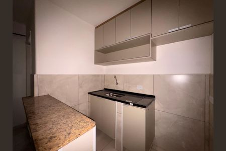 Cozinha de kitnet/studio para alugar com 1 quarto, 17m² em Parque das Nações, Santo André