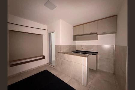 Cozinha  de kitnet/studio para alugar com 1 quarto, 17m² em Parque das Nações, Santo André