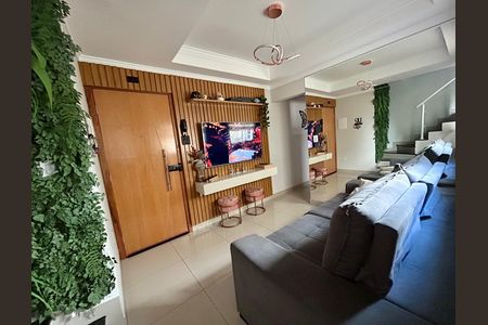 Sala de apartamento para alugar com 2 quartos, 96m² em Vila Pires, Santo André