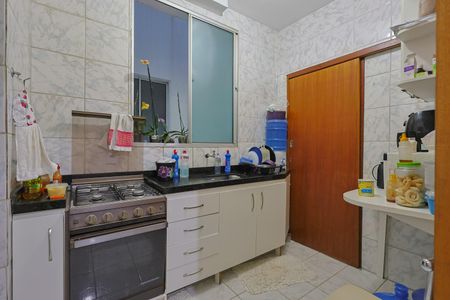Cozinha e Área de Serviço de apartamento à venda com 3 quartos, 58m² em Nova Granada, Belo Horizonte