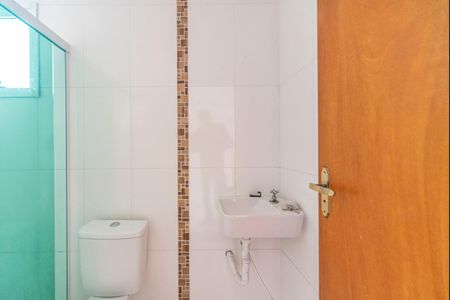 Banheiro de apartamento para alugar com 2 quartos, 50m² em Vila Valparaíso, Santo André
