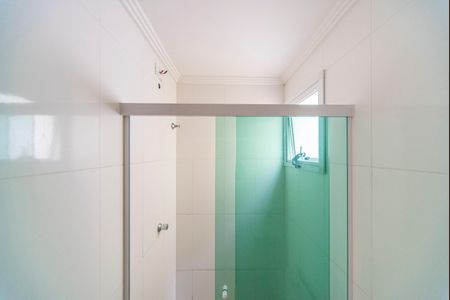 Banheiro de apartamento para alugar com 2 quartos, 50m² em Vila Valparaíso, Santo André