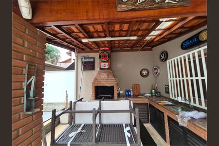 Casa à venda com 3 quartos, 134m² em Vila Fiat Lux, São Paulo