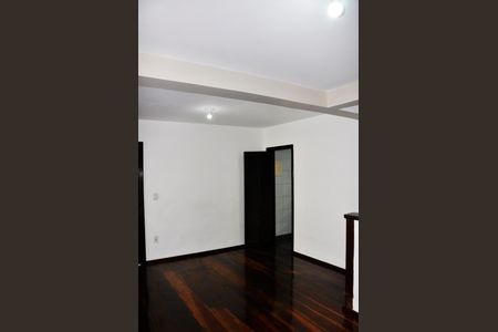 Sala de casa à venda com 4 quartos, 250m² em Vila Cruz das Almas, São Paulo