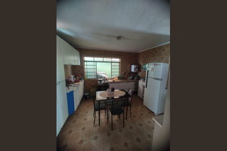 Casa à venda com 3 quartos, 380m² em Vila Humaita, Santo André