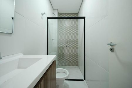 Banheiro de apartamento para alugar com 1 quarto, 37m² em Parque Paineiras, São Paulo