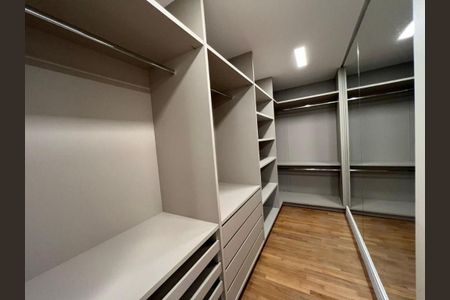 Casa à venda com 4 quartos, 550m² em Alphaville Residencial Zero, Barueri