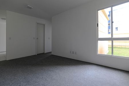 Sala de apartamento para alugar com 2 quartos, 46m² em Jardim Marica, Mogi das Cruzes