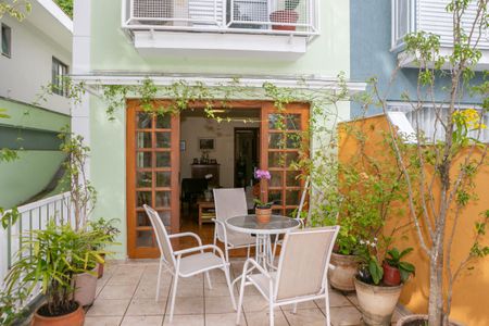 Sacada de casa à venda com 3 quartos, 215m² em Sumarezinho, São Paulo