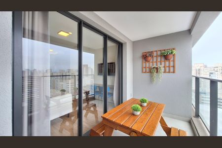 Varanda de kitnet/studio para alugar com 1 quarto, 28m² em Pompeia, São Paulo