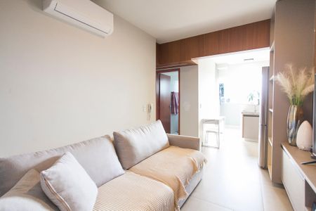 Sala de apartamento para alugar com 2 quartos, 50m² em Tibery, Uberlândia
