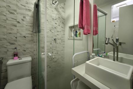 Banheiro de apartamento à venda com 2 quartos, 54m² em Jardim Miranda, Campinas