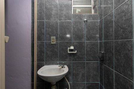 Banheiro de casa para alugar com 1 quarto, 60m² em Conjunto Habitacional Jova Rural, São Paulo
