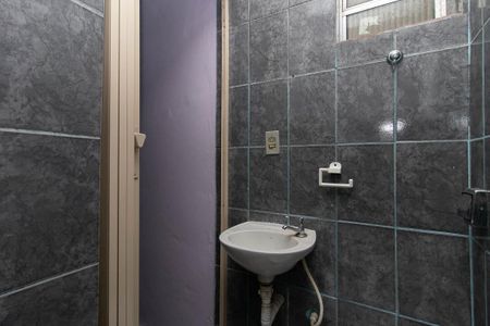 Banheiro de casa para alugar com 1 quarto, 60m² em Conjunto Habitacional Jova Rural, São Paulo