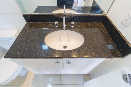 Apartamento para alugar com 40m², 1 quarto e 1 vagaDetalhe - Banheiro