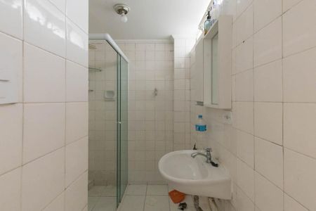 Banheiro de kitnet/studio para alugar com 1 quarto, 29m² em Vila Buarque, São Paulo